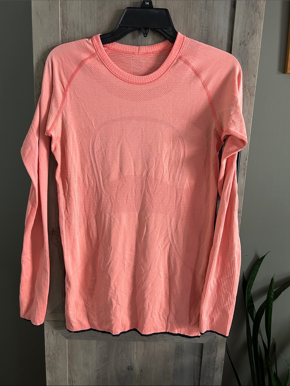 Lululemon Swiftly Tech long sleeves